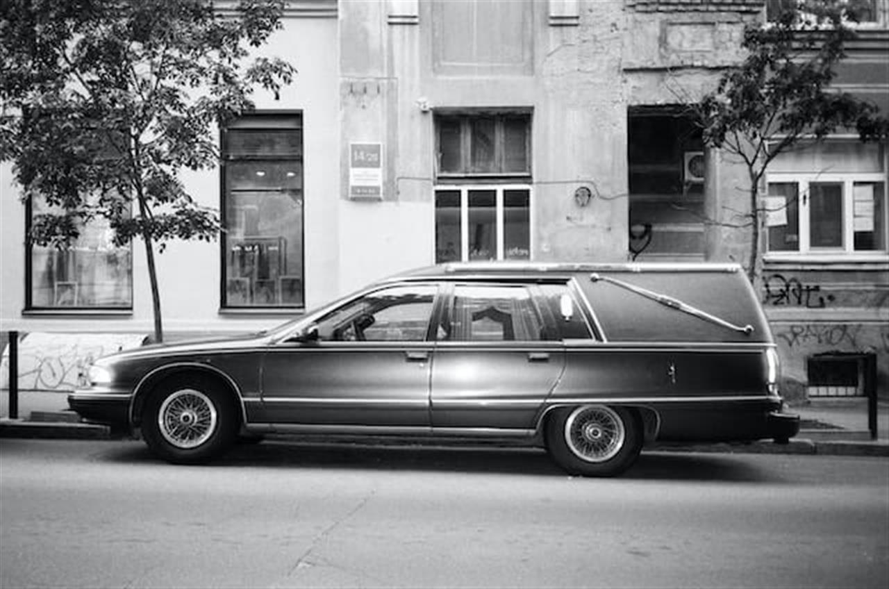 Hvad er en katafalk?