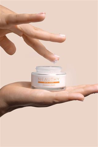 Få en strålende glød med Miqura Golden Glow Cream